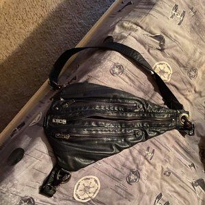 TRI ZIPPER Black Leather with black nickel ardware